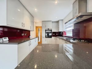 Kitchen- click for photo gallery